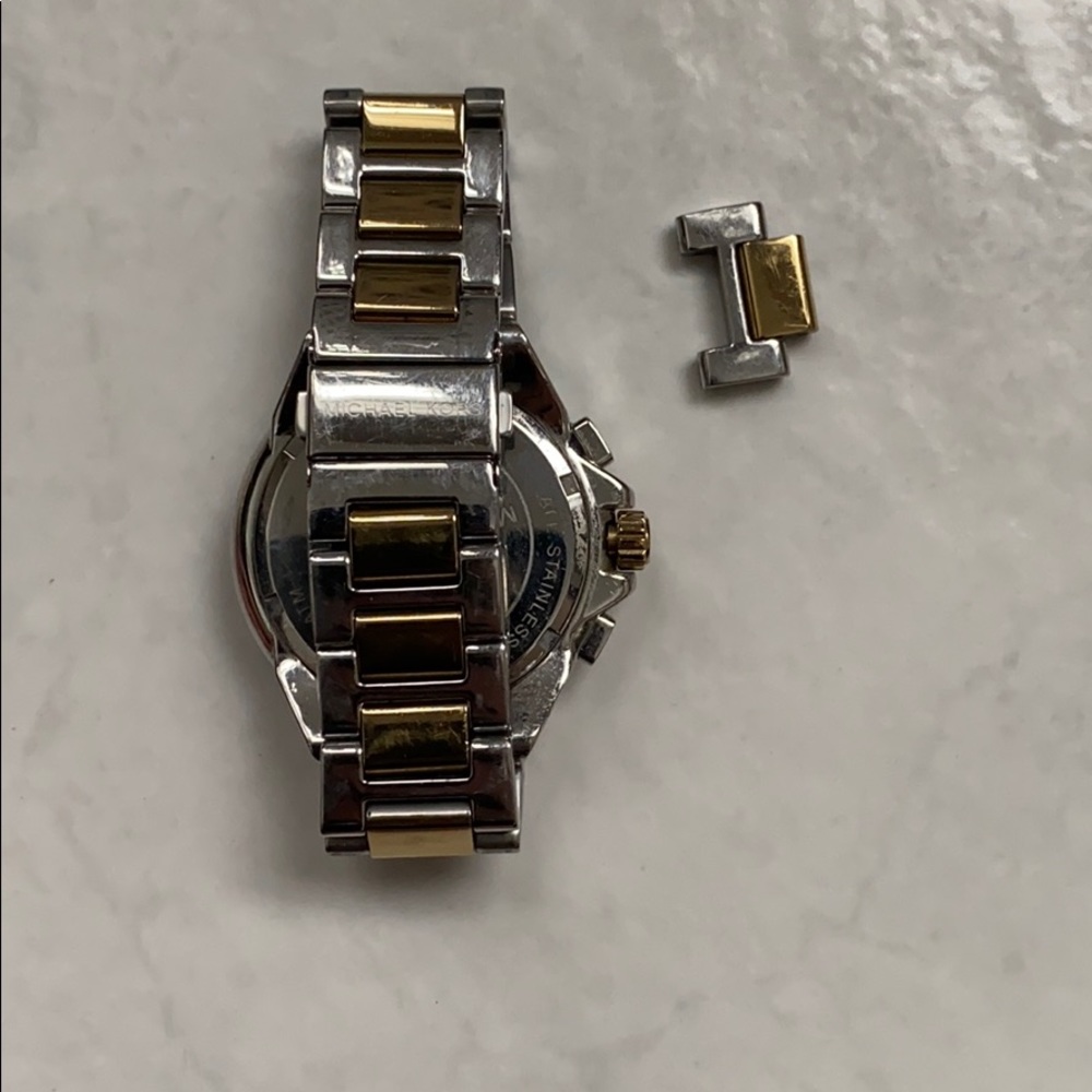 Watch - Picture 3 of 3